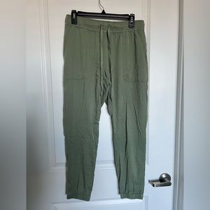 Vineyard Vines Pants!
